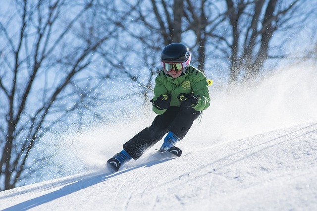 Uczniowie mogą za darmo korzystać ze stoku narciarskiego