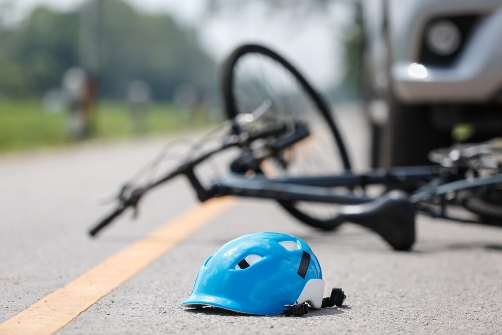 Pijany rowerzysta w nocy jechał na komisariat w Bolkowie